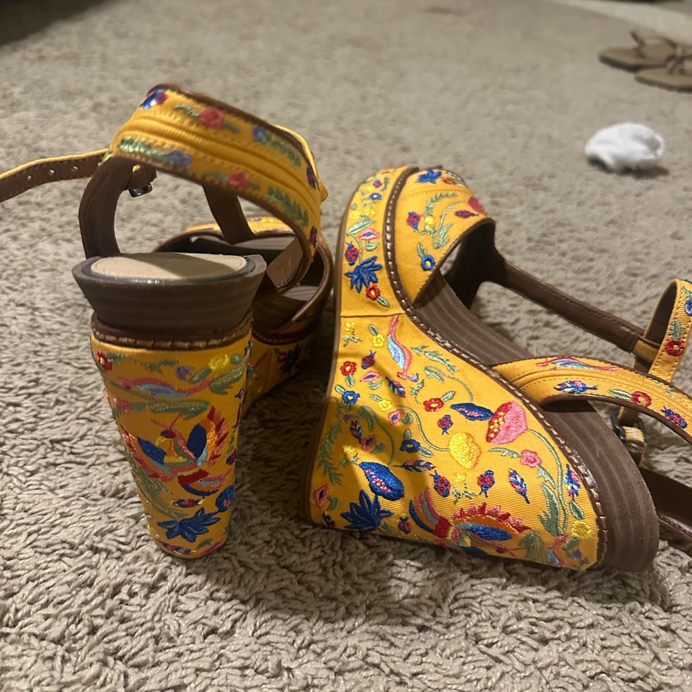 Gianni Bini Yellow Floral Wedges - Picture 3 of 4